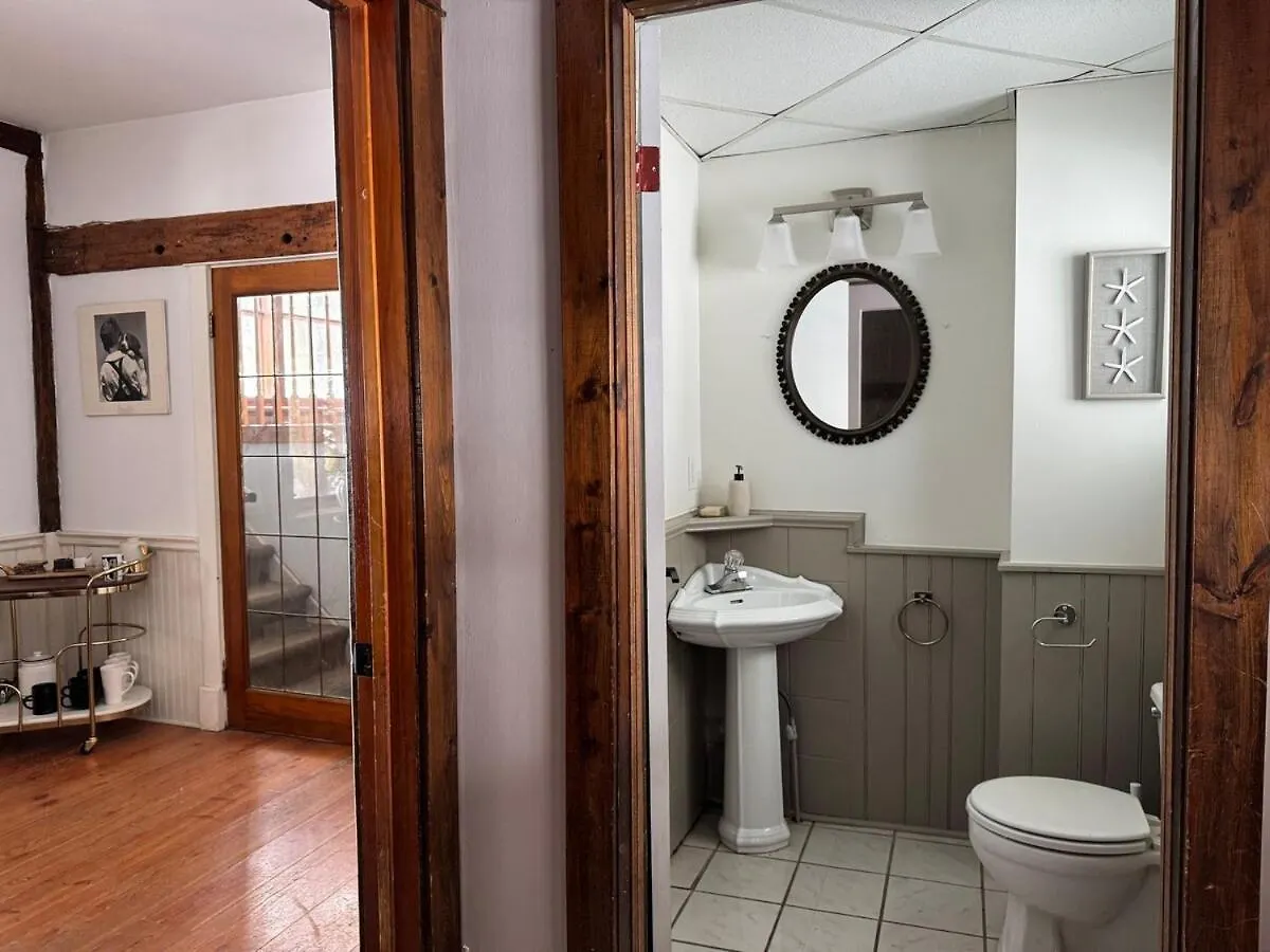 Charming Rustic Farmhouse Caledonia 0*,