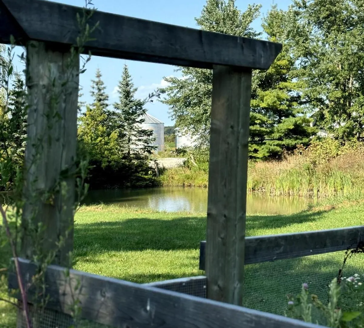 Charming Rustic Farmhouse Caledonia Canada