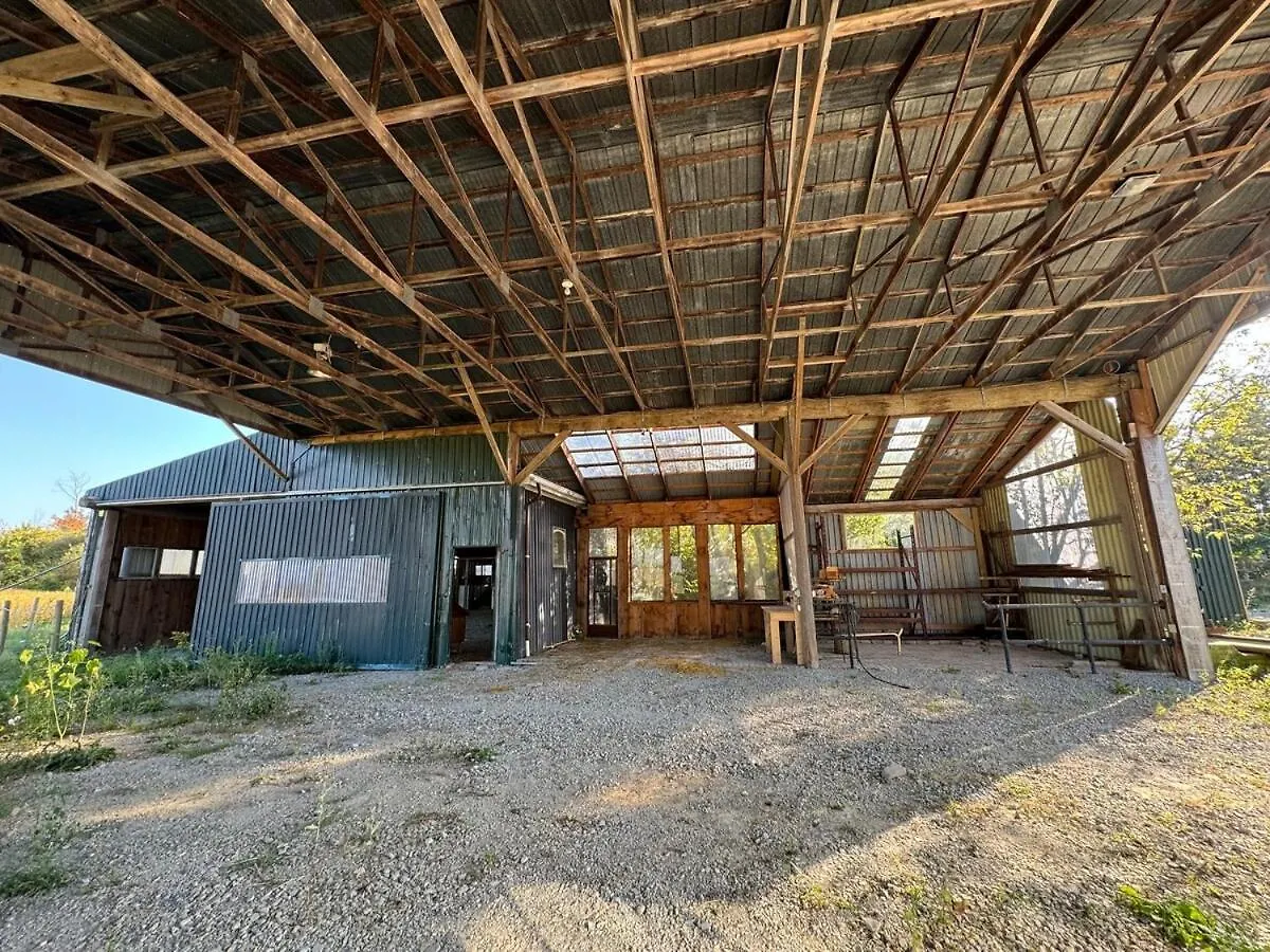 Charming Rustic Farmhouse Caledonia 0*,