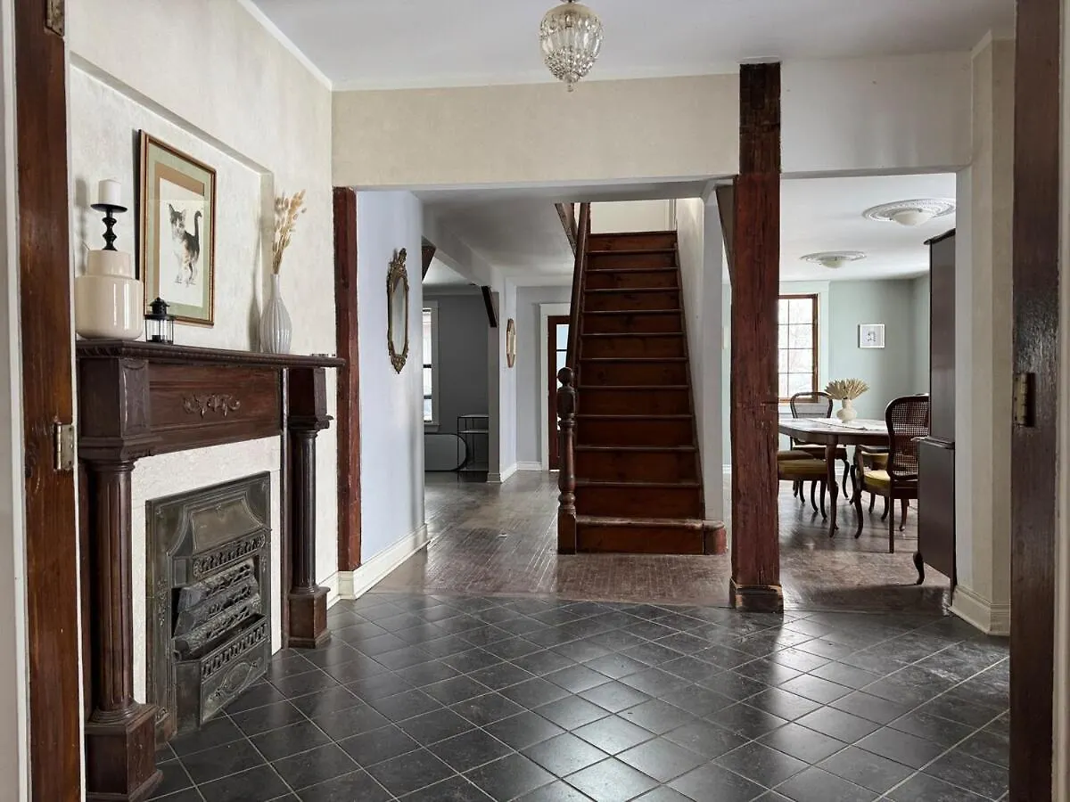 Charming Rustic Farmhouse Caledonia Vakantiehuis
